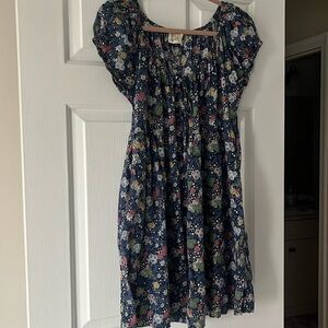 Flowy floral target (universal thread) dress. Size medium. Has pockets